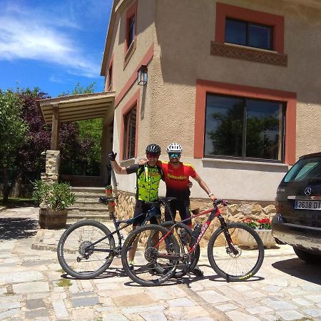 Casa Rural Las Tuyas En Segovia Palazuelos de Eresma المظهر الخارجي الصورة