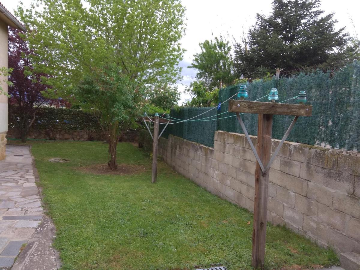 Casa Rural Las Tuyas En Segovia Palazuelos de Eresma المظهر الخارجي الصورة