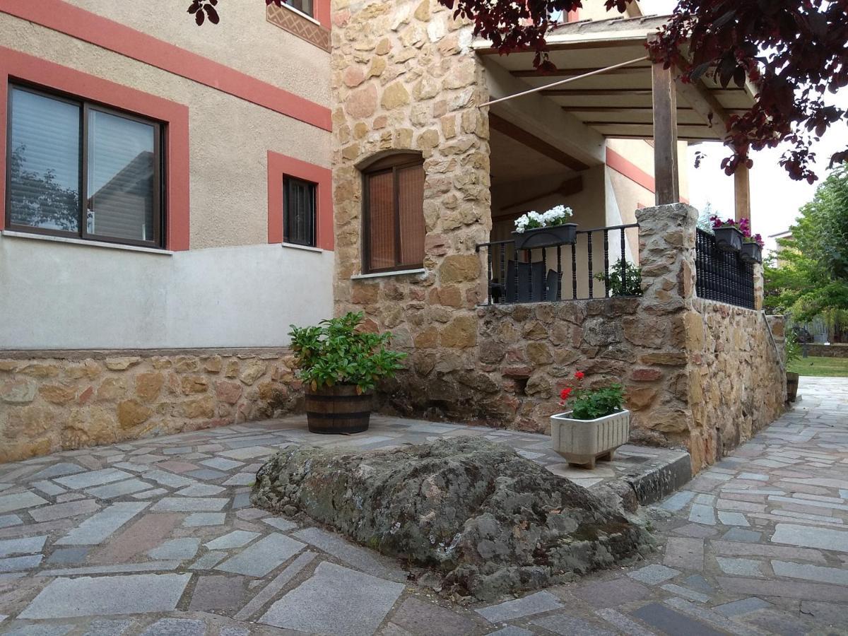 Casa Rural Las Tuyas En Segovia Palazuelos de Eresma المظهر الخارجي الصورة