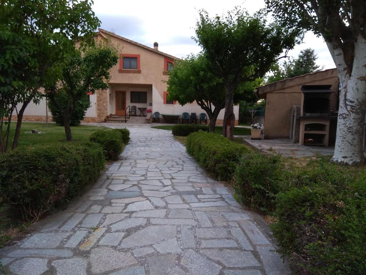 Casa Rural Las Tuyas En Segovia Palazuelos de Eresma المظهر الخارجي الصورة