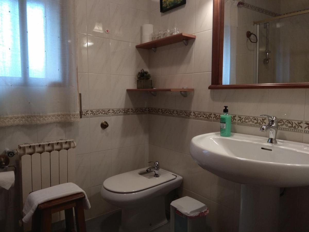 Casa Rural Las Tuyas En Segovia Palazuelos de Eresma المظهر الخارجي الصورة
